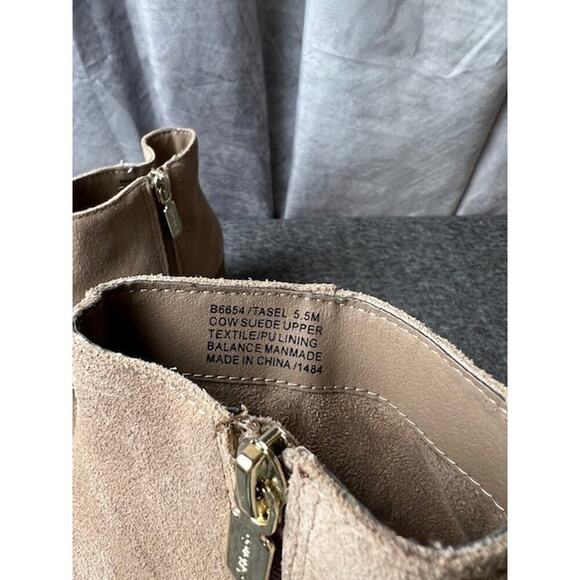 Blondo Women's Tasel Waterproof Ankle Bootie Women's Size 5.5 Tan Suede - Picture 7 of 11